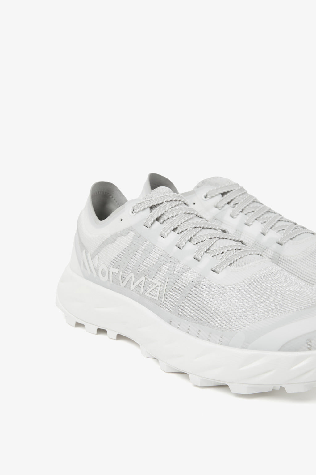 NNormal Kjerag Brut White  by Nnormal